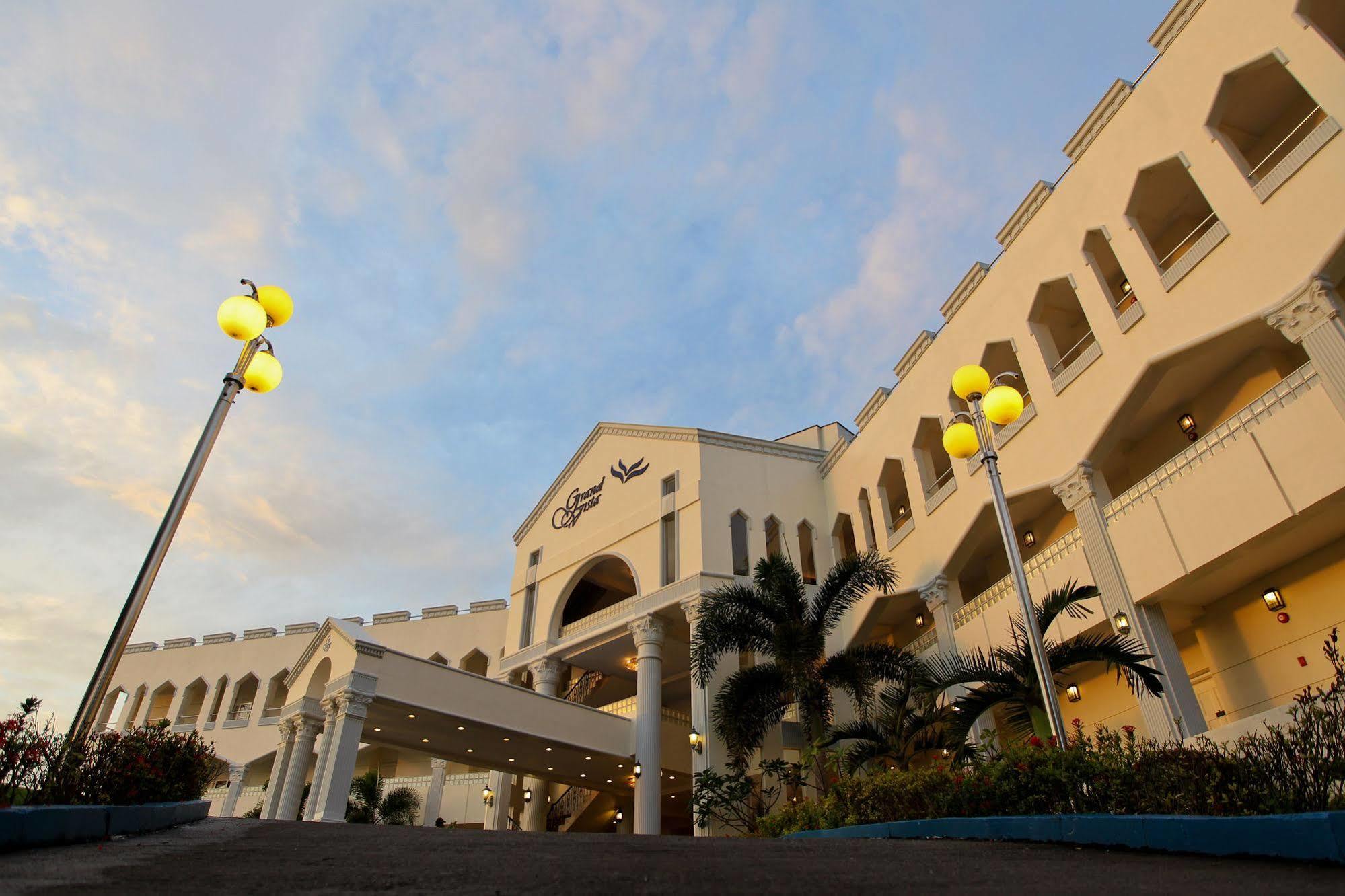 Boracay Grand Vista Resort & Spa Yapak Exterior photo